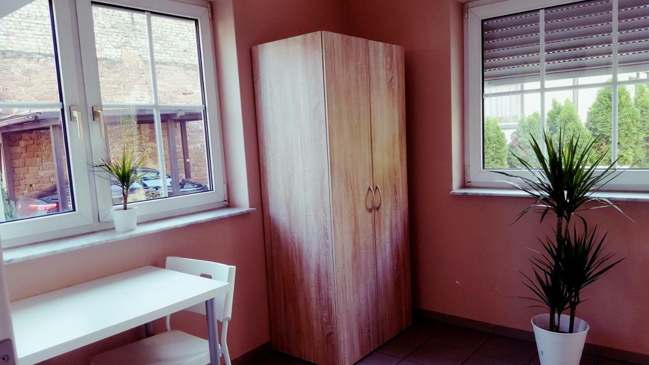 White House 'Privatzimmer' Mannheim Esterno foto
