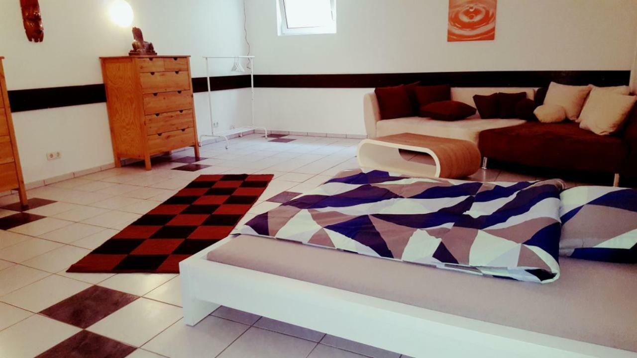 White House 'Privatzimmer' Mannheim Esterno foto