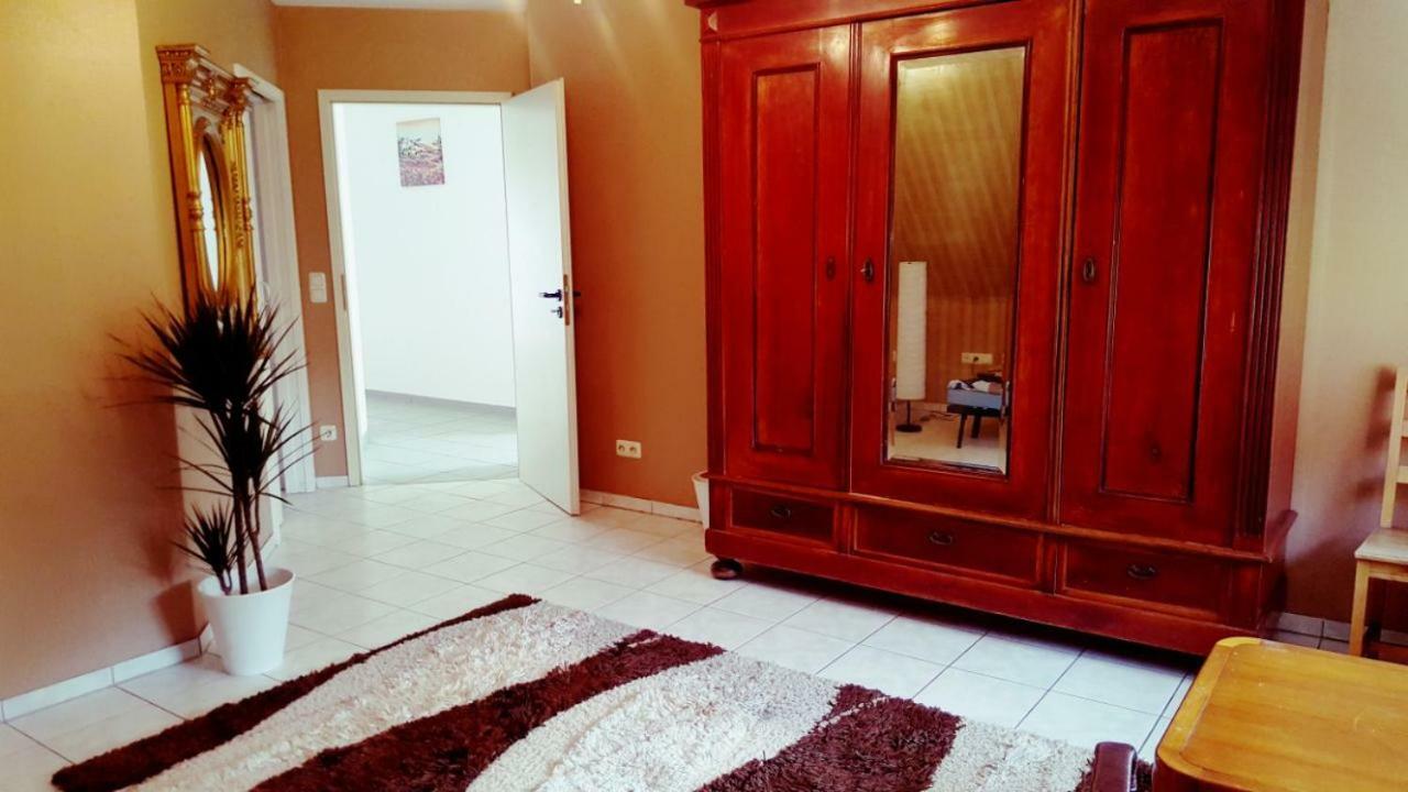 White House 'Privatzimmer' Mannheim Esterno foto