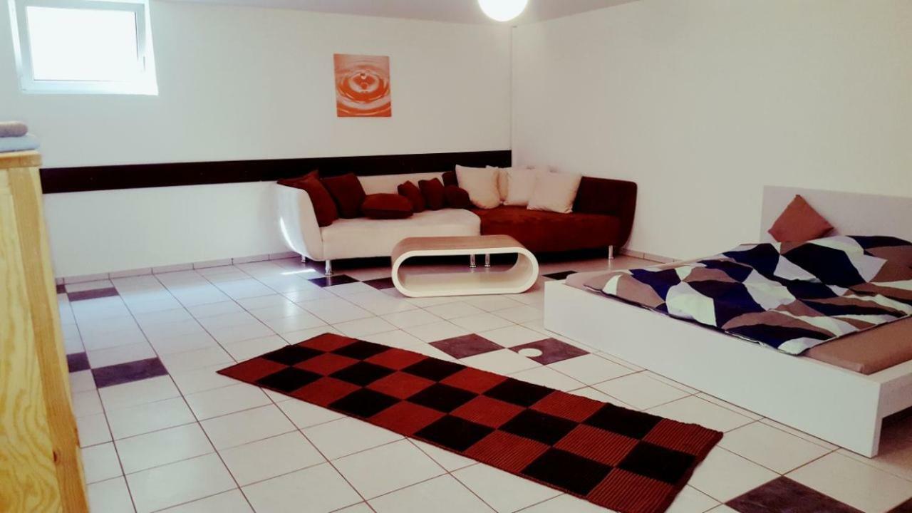 White House 'Privatzimmer' Mannheim Esterno foto