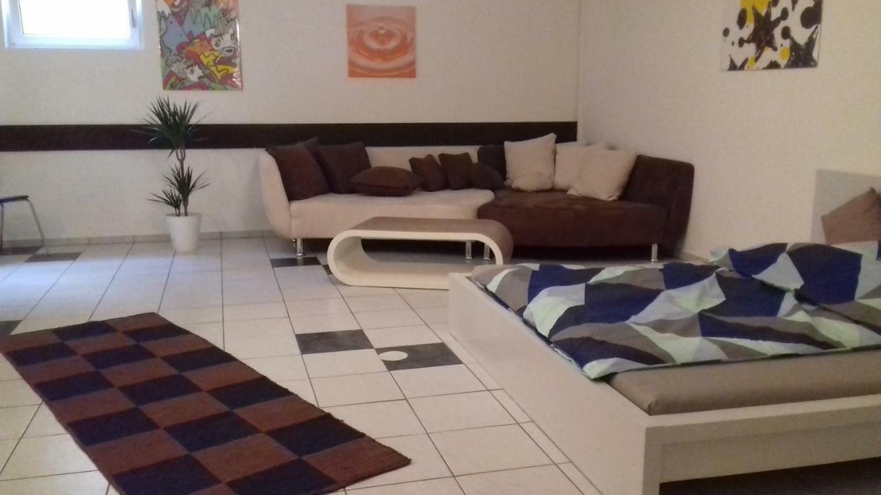 White House 'Privatzimmer' Mannheim Esterno foto