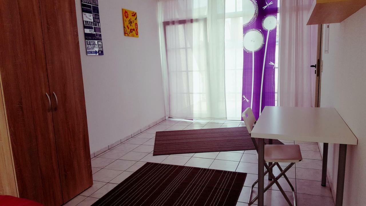 White House 'Privatzimmer' Mannheim Esterno foto