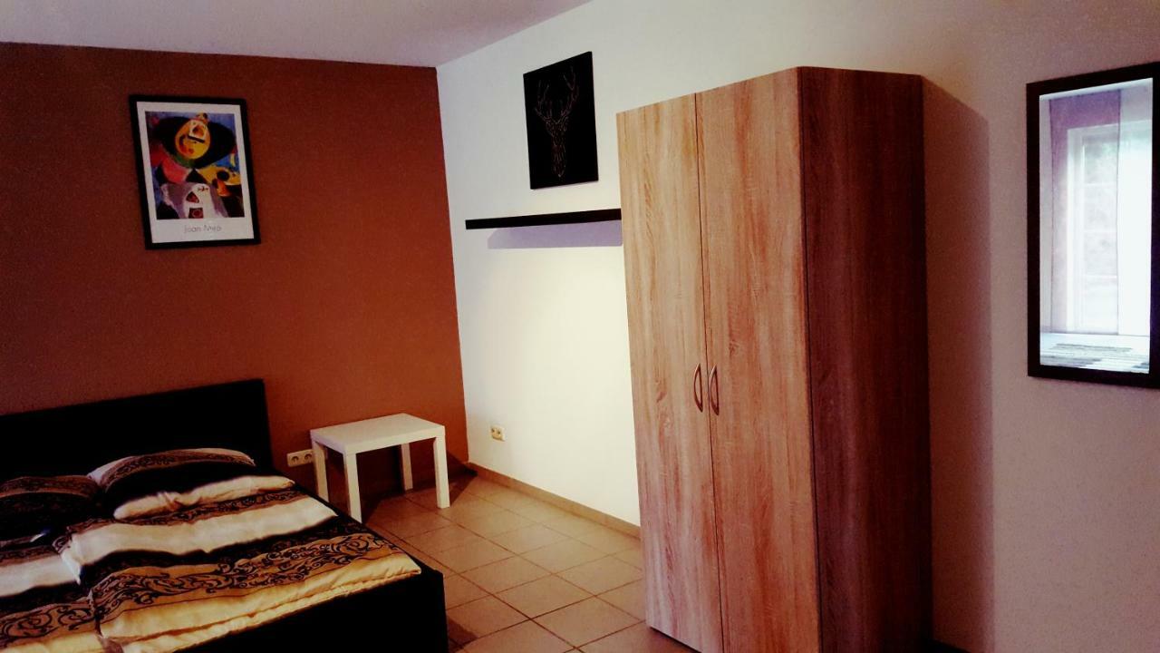 White House 'Privatzimmer' Mannheim Esterno foto
