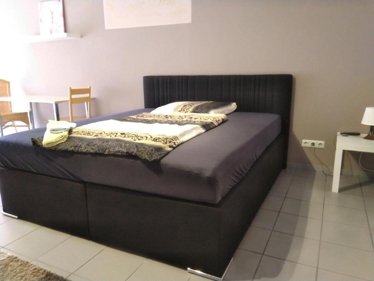 White House 'Privatzimmer' Mannheim Esterno foto