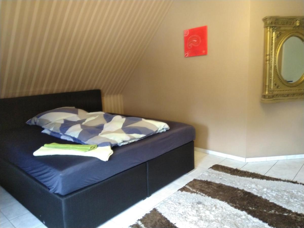 White House 'Privatzimmer' Mannheim Esterno foto