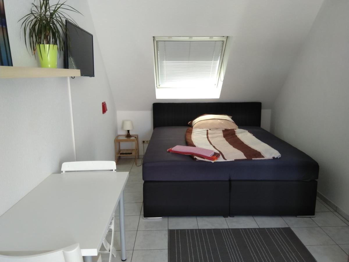 White House 'Privatzimmer' Mannheim Esterno foto