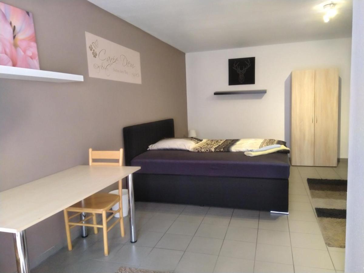 White House 'Privatzimmer' Mannheim Esterno foto